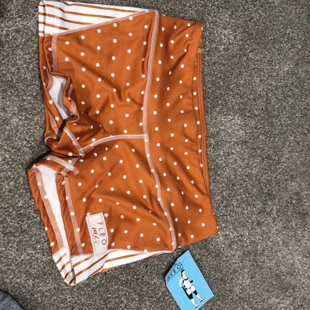 Fleo shorts medium